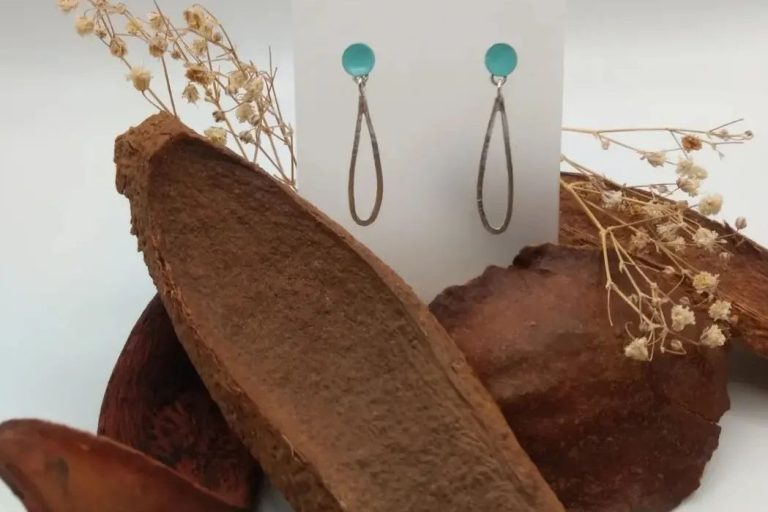 Diseño de joyas a medida en taller artesanal